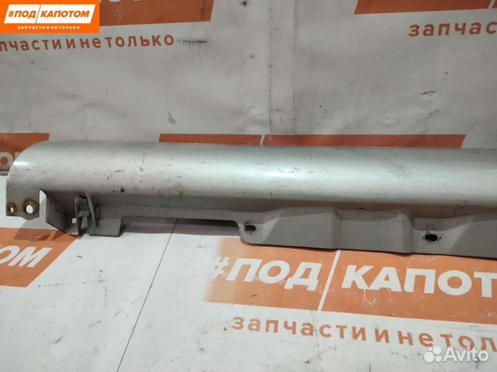 Накладка на порог левая Toyota Avensis 2 (T250)