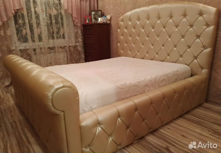 Кровать