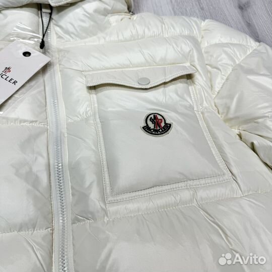 Пуховик Moncler белый