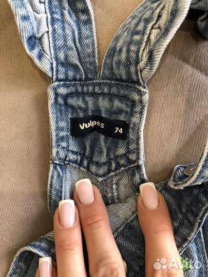 Джинсовый полукомбинезон на девочку 74