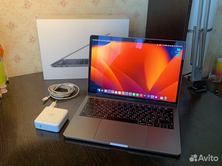 Apple MacBook Pro 13 2019 touch bar 256gb