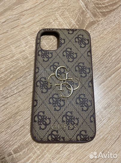 Чехол на iPhone 11 guess