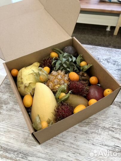 Подарочный набор с экзотическими фруктами