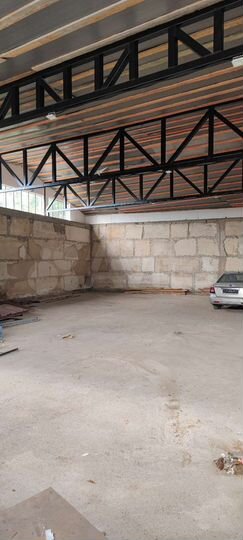 Склады 135 м², 220 м², 257 м², 110 м², офис 17 м²