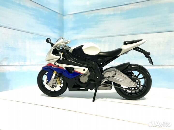 Модель мотоцикла BMW S1000RR 1/12