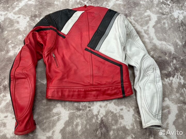 576.Мотокуртка р40