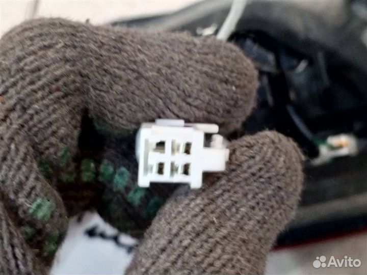 Фонарь задний внутренний правый Toyota Camry XV70