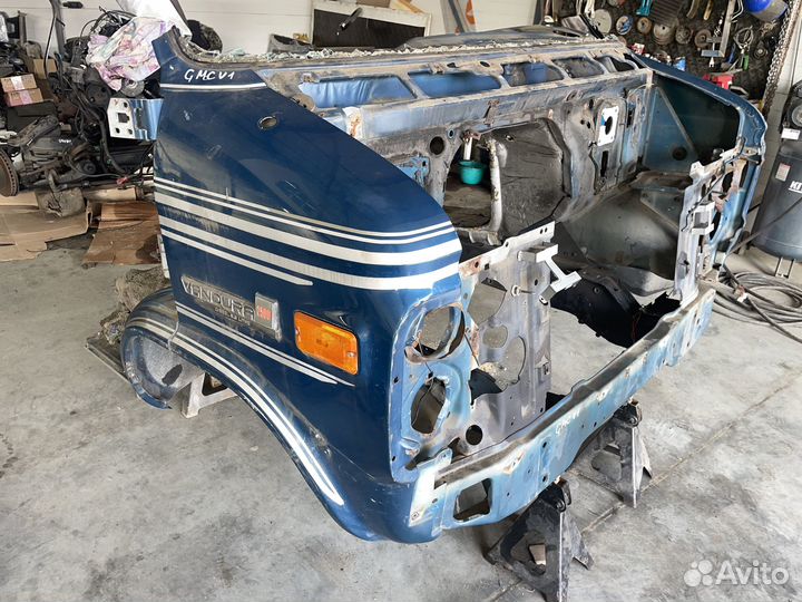 Передние крылья в сборе GMC Vandura 91г