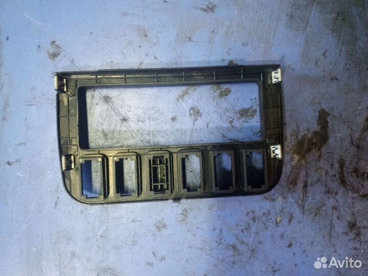 Консоль торпеды под кнопки Hyundai Galloper 2