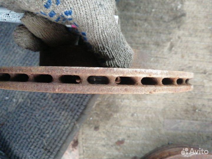 Тормозной диск Honda Fit GD1 L13A