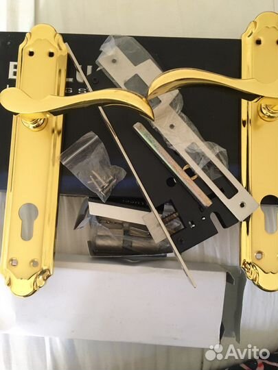 Дверные ручки с замком