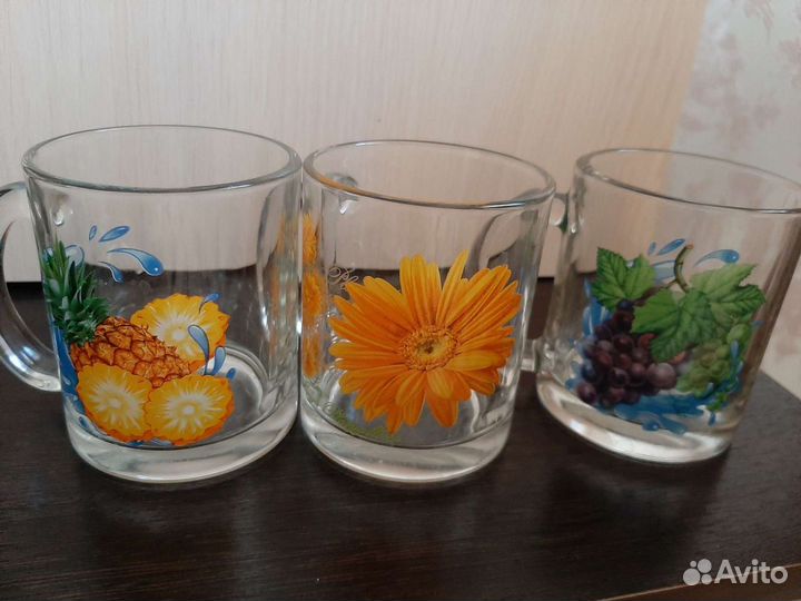 Чайные чашки с блюдцами и Кружки