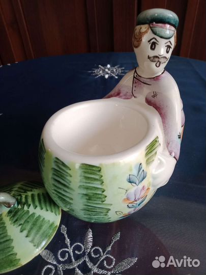 Статуэтка шкатулка 