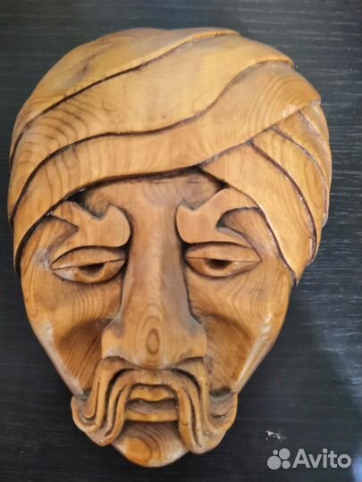 Маска деревянная
