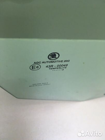 Стекло двери Skoda Octavia A7