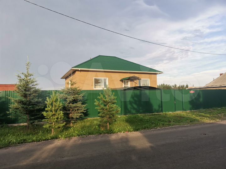 Дом 180 м² на участке 10 сот.