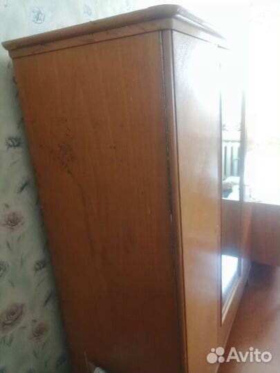 Шкаф