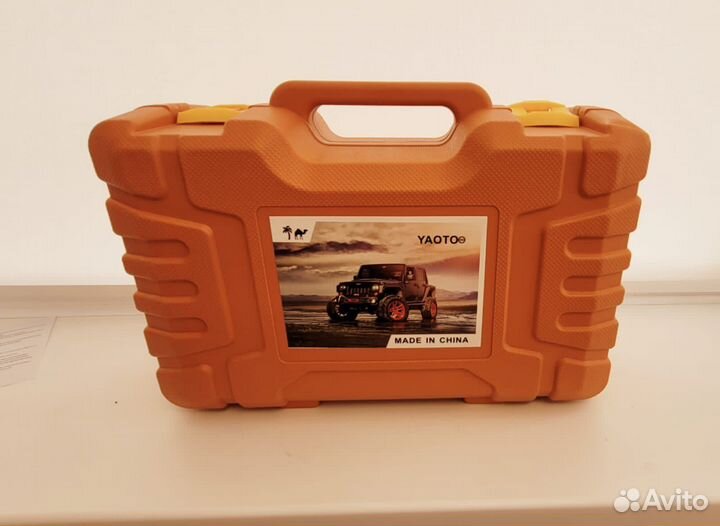 Компрессор автомобильный двухпоршневой