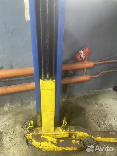 Подъемник автомобильный гидравлический