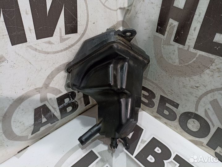 Бачок гур Audi A8 D3