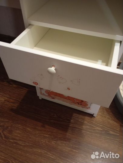 Детский письменный стол