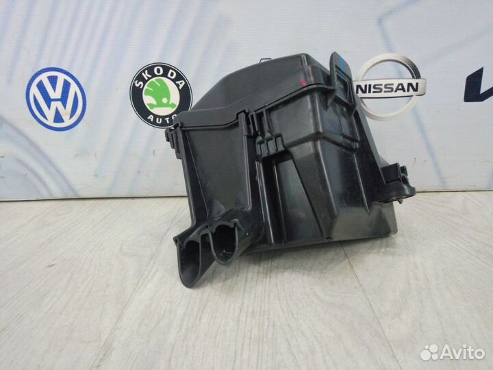 Корпус блока предохранителей реле Renault logan st