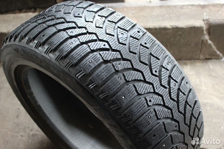 Bridgestone Blizzak Spike-01 225/55 R18 98T