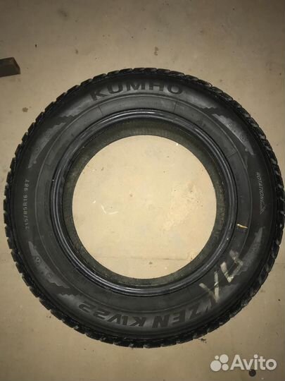 Kumho I'Zen KW22 215/65 R16