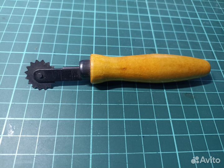 Иглы, наперсток, копирователь, поднятие петель