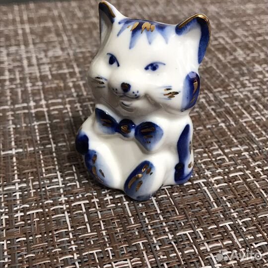 Гжельские Фарфоровые сувенирные фигурки