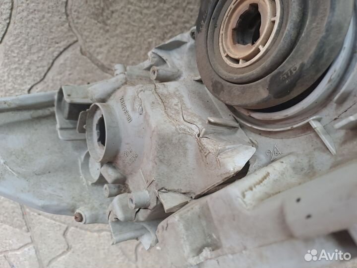 Фара левая toyota camry 40