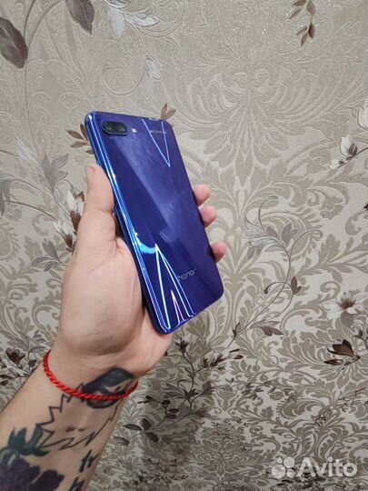 HONOR 10, 4/64 ГБ