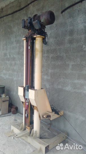 Подъемник автомобильный 4 стоечный бу