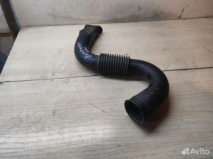 Патрубок воздушного фильтра Renault Sandero 2