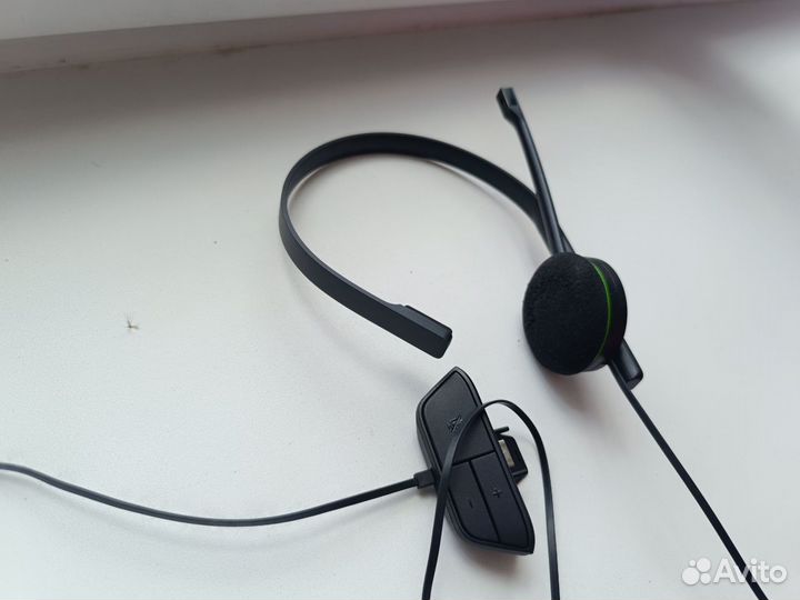 Microsoft Гарнитура Chat Headset для Xbox One