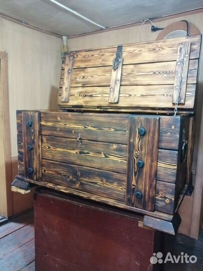 Сундук деревянный