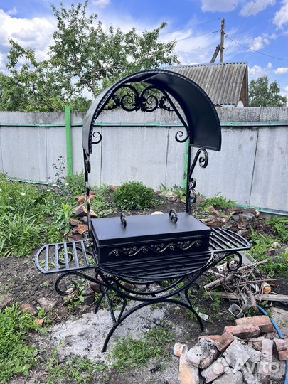 Кованые мангалы с крышей