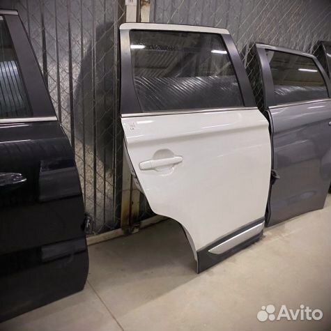 Дверь задняя правая Митсубиси Аутлендер 3