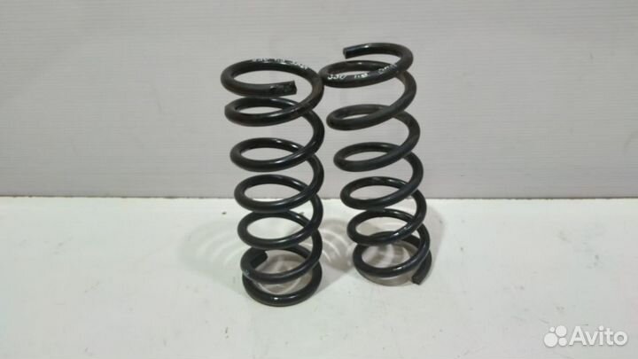 Пружина заднего амортизатора на Infiniti Fx35/45