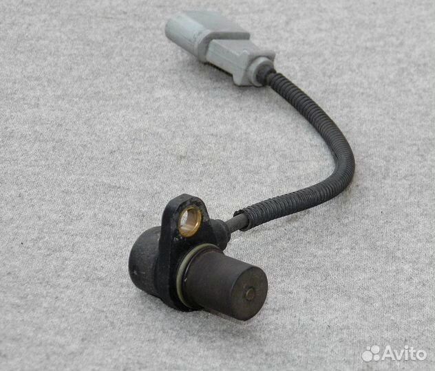 Датчик коленвала VW Passat B6 2.0 BLY