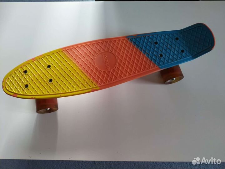 Лонгборд со светящимися колëсами