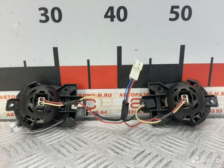 Фонарь салона (плафон) Nissan Armada 2007