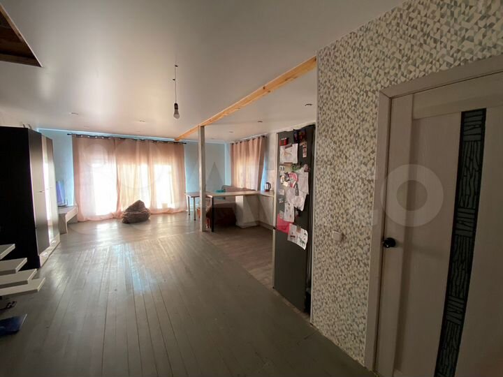 Дом 195 м² на участке 5,6 сот.