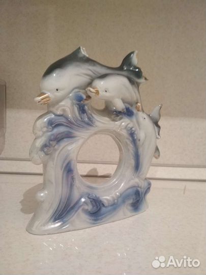 Статуэтка дельфины