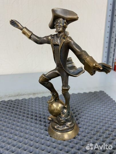 Барон Мюнхгаузен статуэтка бронзовая бронза