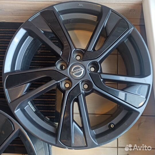 Литые диски r 18 5 114 3 Nissan Juke original