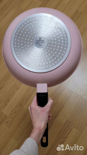 Сковорода новая со съёмной ручкой 26 см