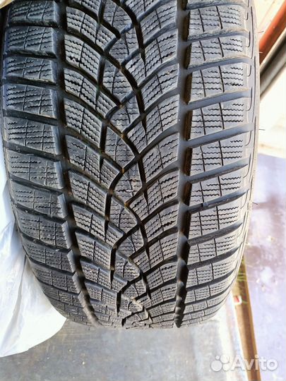 Goodyear Cargo Ultra Grip 245/45 R18