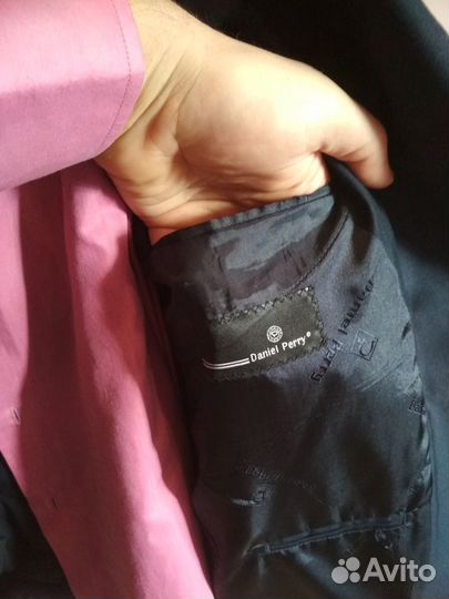 Костюм молодежный приталиный 