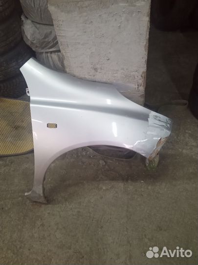 Крыло переднее правое Ниссан march